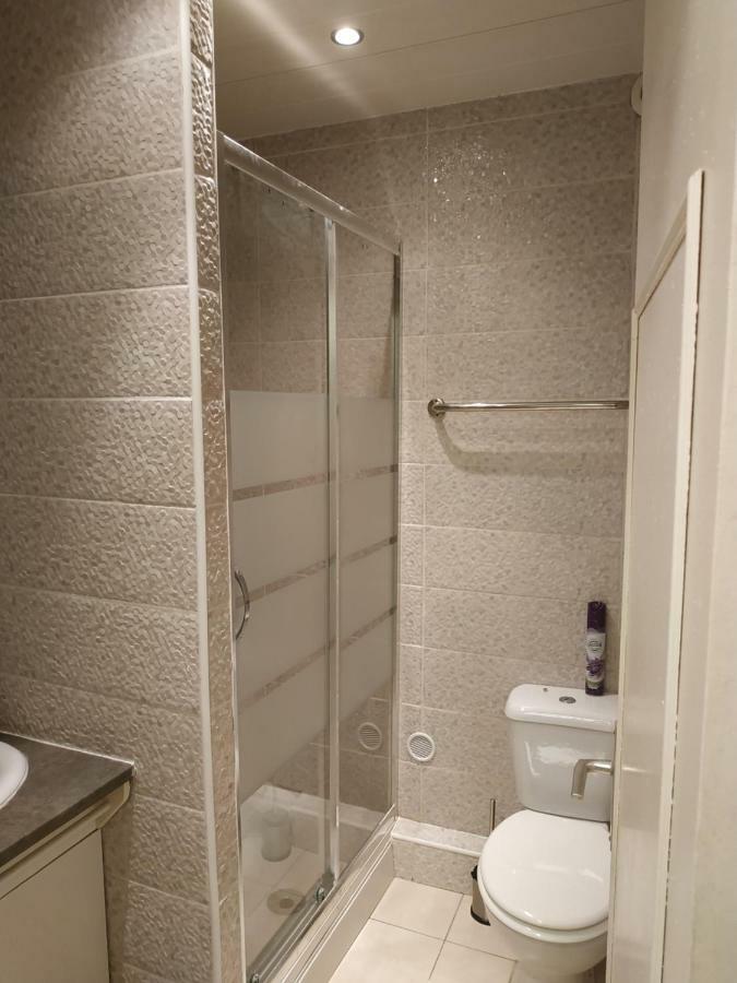 Le Petillant Pour 3 Personnes Sens Exterior photo